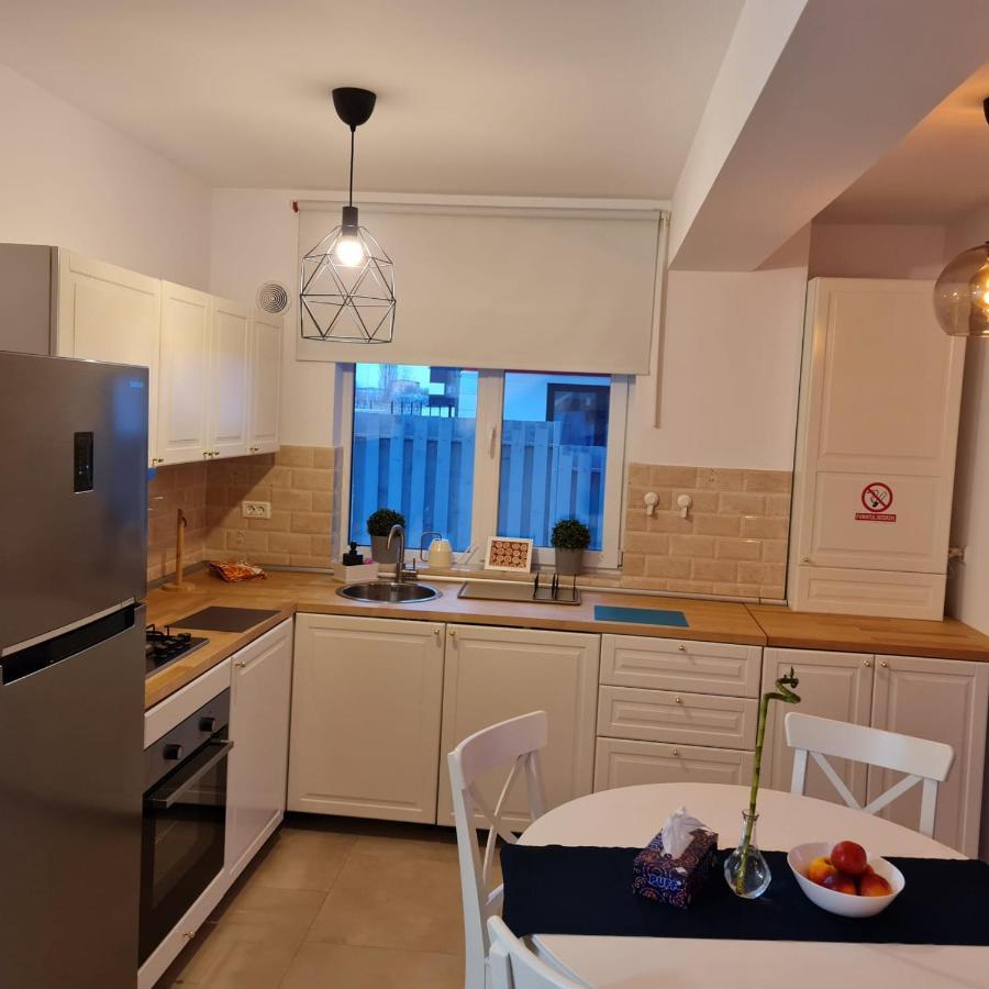 Galaxy Residence Villa 奥托佩尼 外观 照片