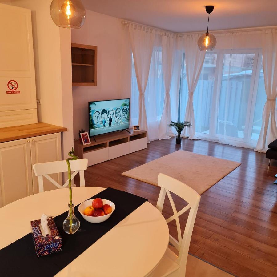 Galaxy Residence Villa 奥托佩尼 外观 照片