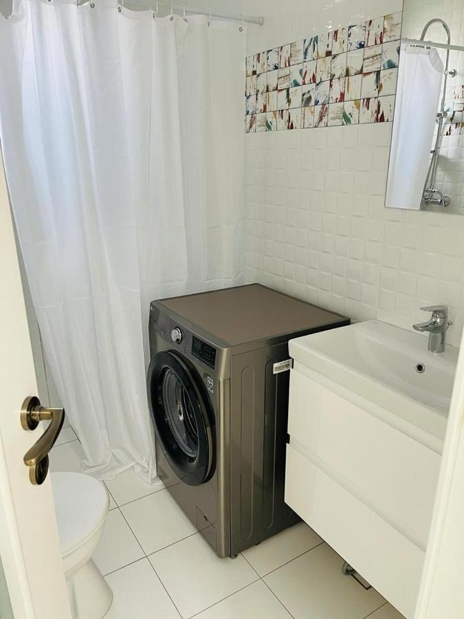 Galaxy Residence Villa 奥托佩尼 外观 照片