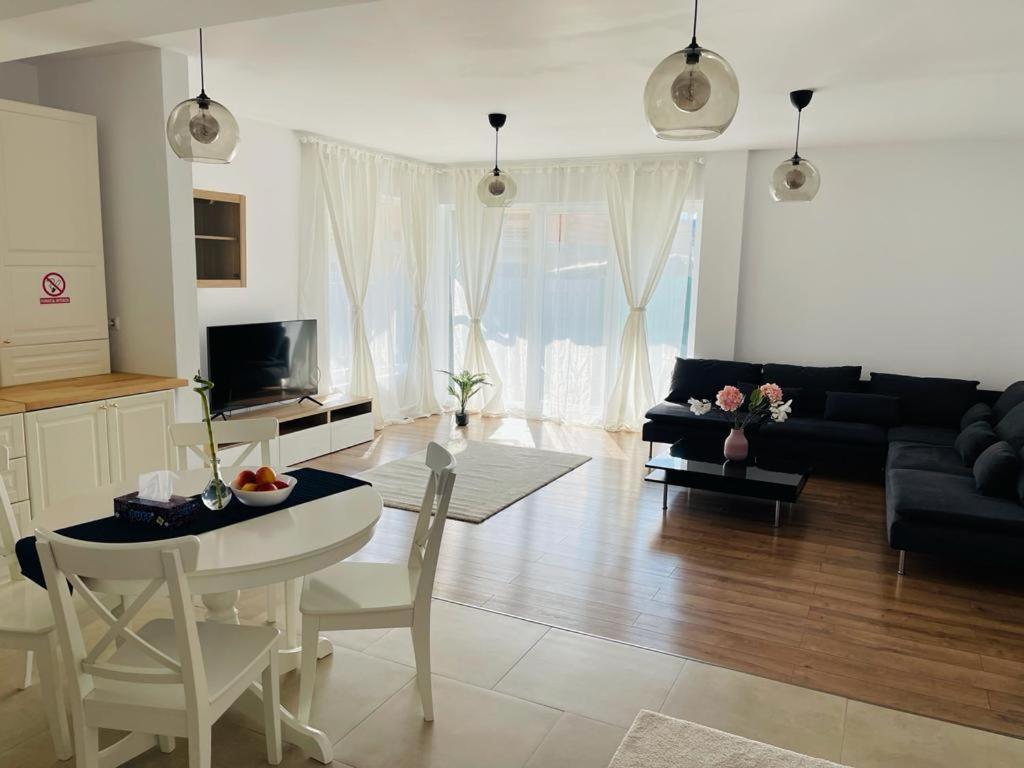 Galaxy Residence Villa 奥托佩尼 外观 照片
