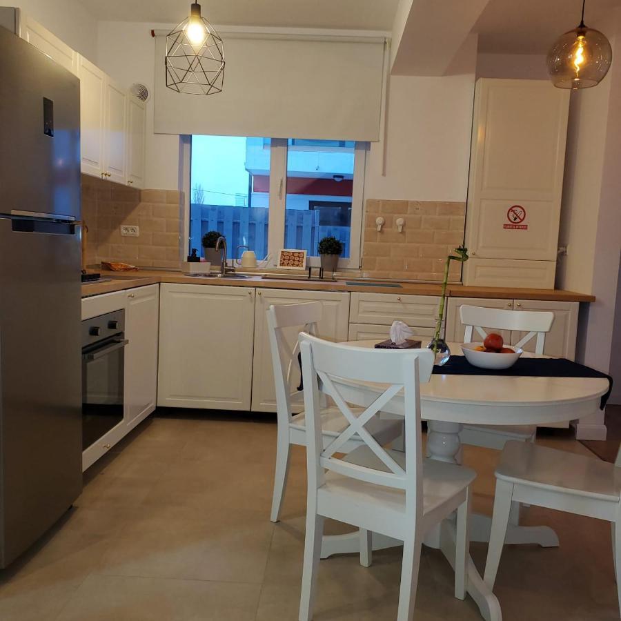 Galaxy Residence Villa 奥托佩尼 外观 照片