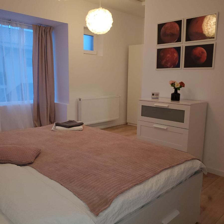 Galaxy Residence Villa 奥托佩尼 外观 照片